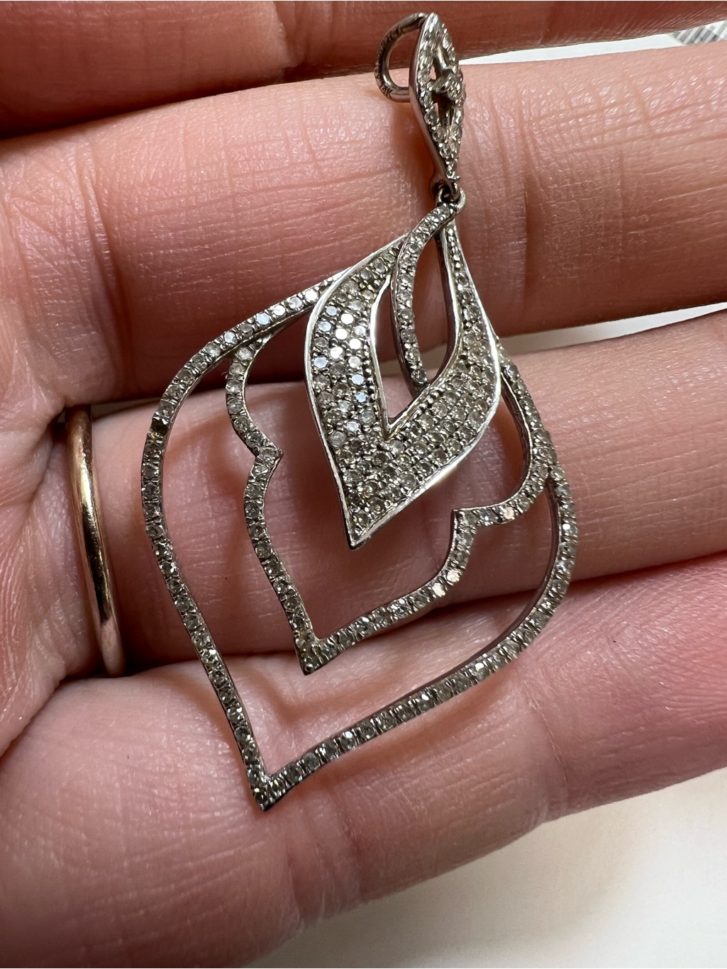 14k White Gold Diamond Encrusted Leaf Pendant Necklace